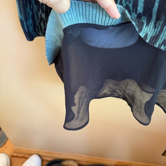 LOGO by Lori Goldstein Green and Black Patterned Sweater Sizes M - Picture 3 of 8